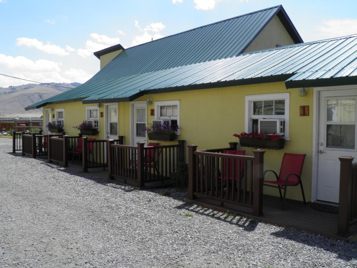 Yellowstone Riverside Cottages Gardiner Exteriér fotografie