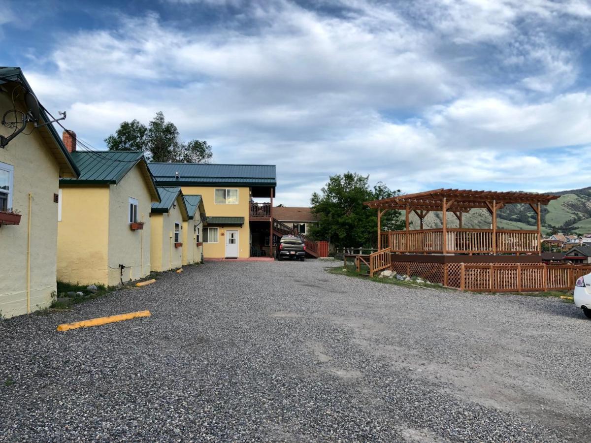 Yellowstone Riverside Cottages Gardiner Exteriér fotografie