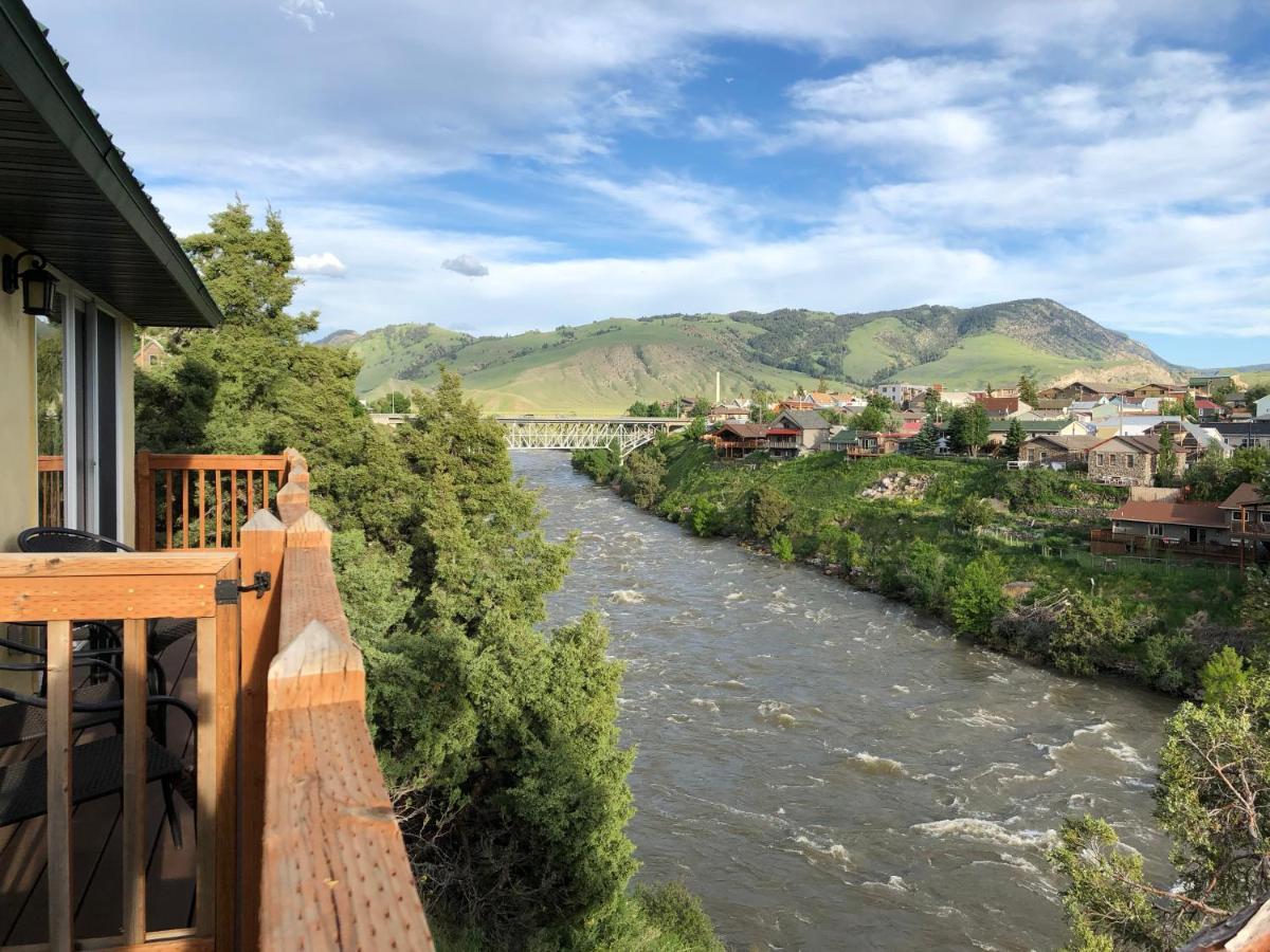 Yellowstone Riverside Cottages Gardiner Exteriér fotografie