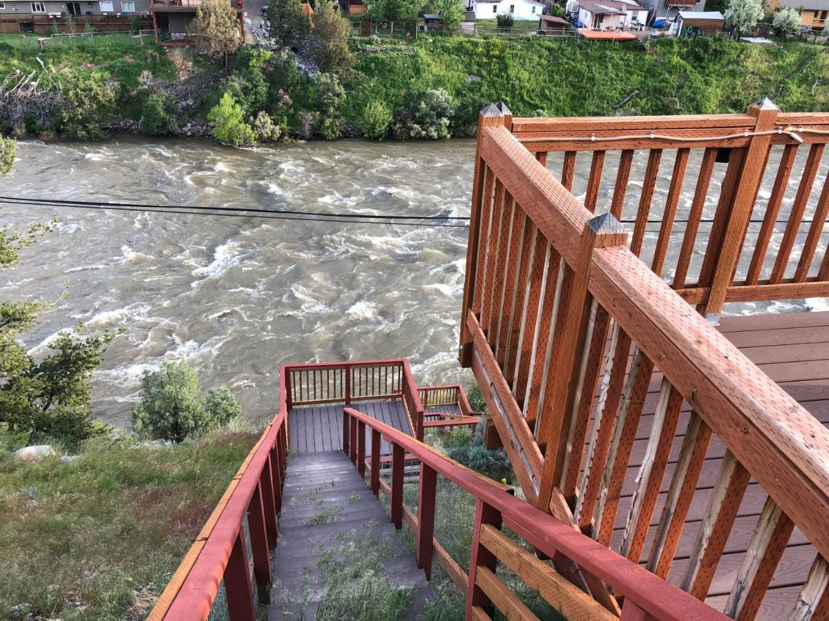 Yellowstone Riverside Cottages Gardiner Exteriér fotografie