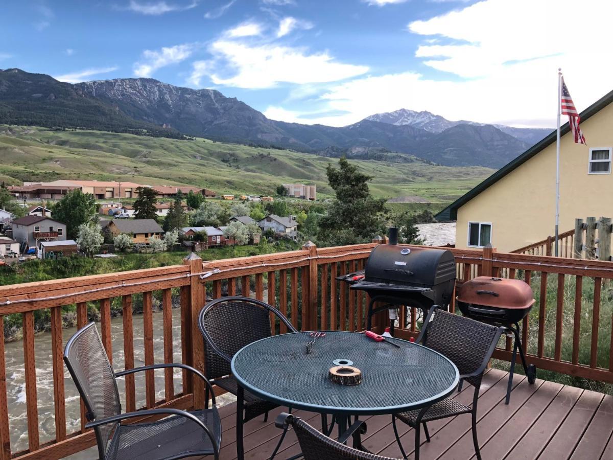 Yellowstone Riverside Cottages Gardiner Exteriér fotografie