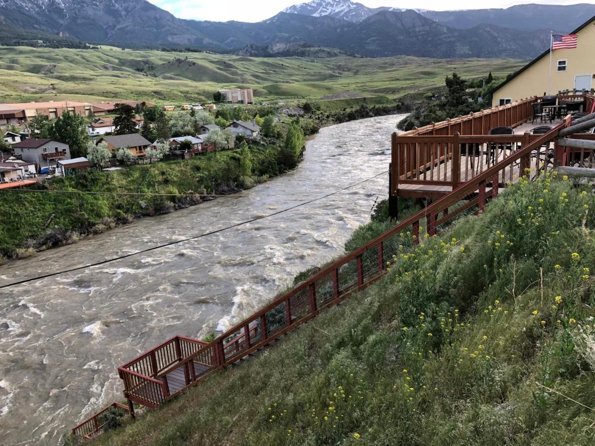 Yellowstone Riverside Cottages Gardiner Exteriér fotografie